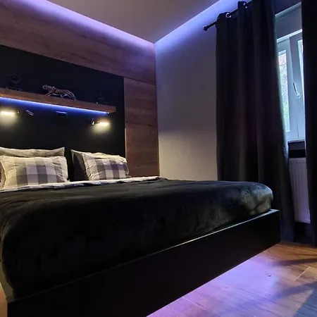 Guest house Deluxe & Lounge 